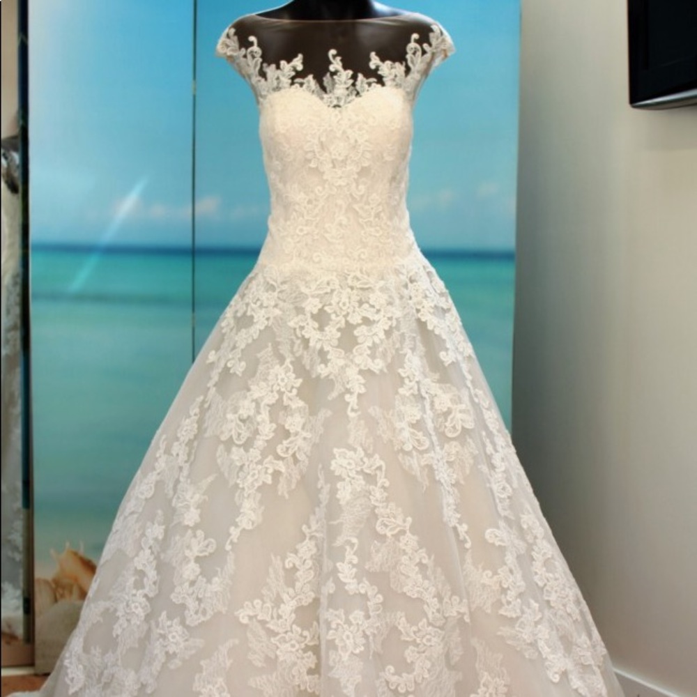 Bridal gown